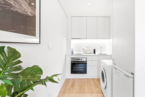 Modern Boavista Studio | Metro & Balcony