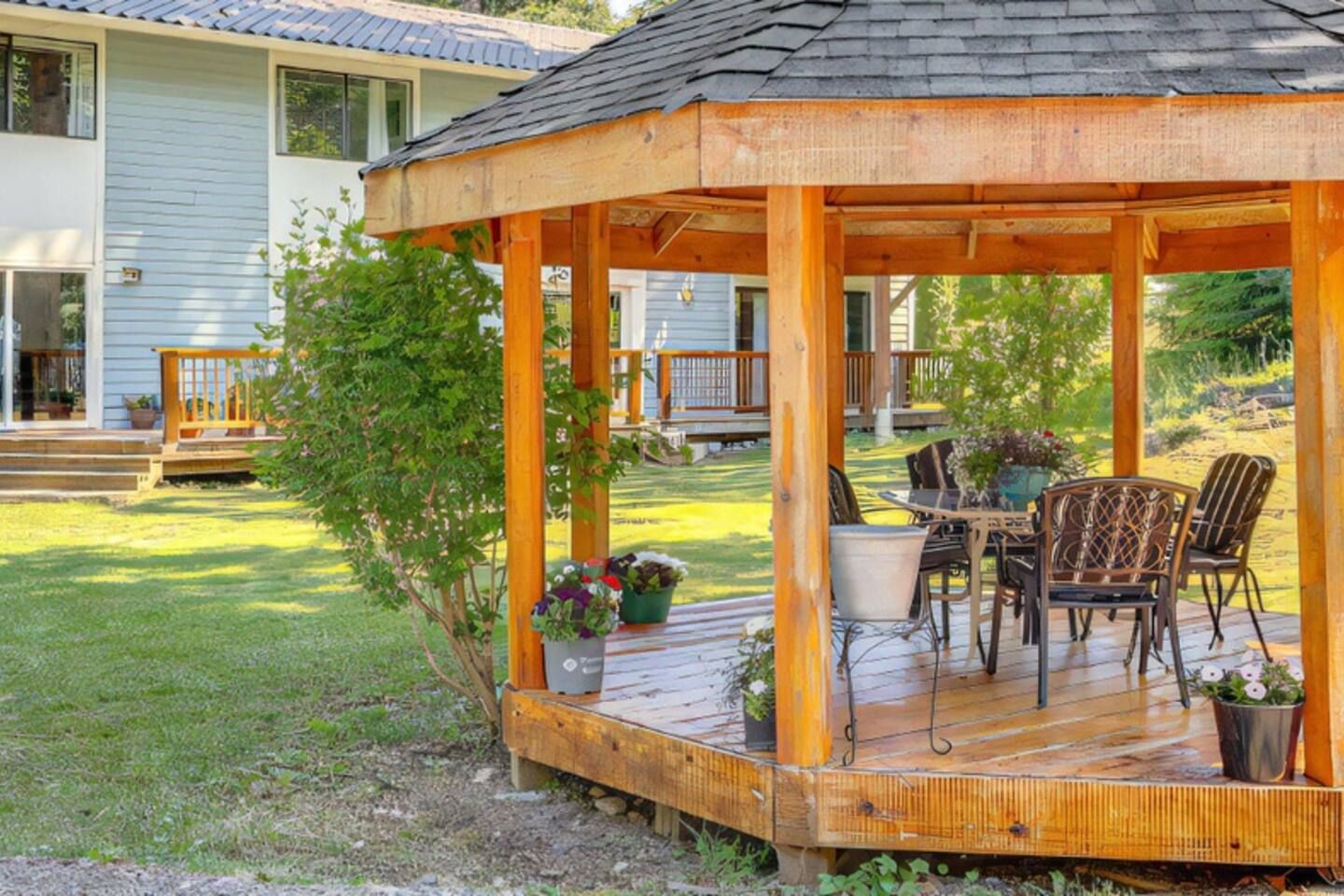 4bd/3ba Large Home in Nature in Seattle Area