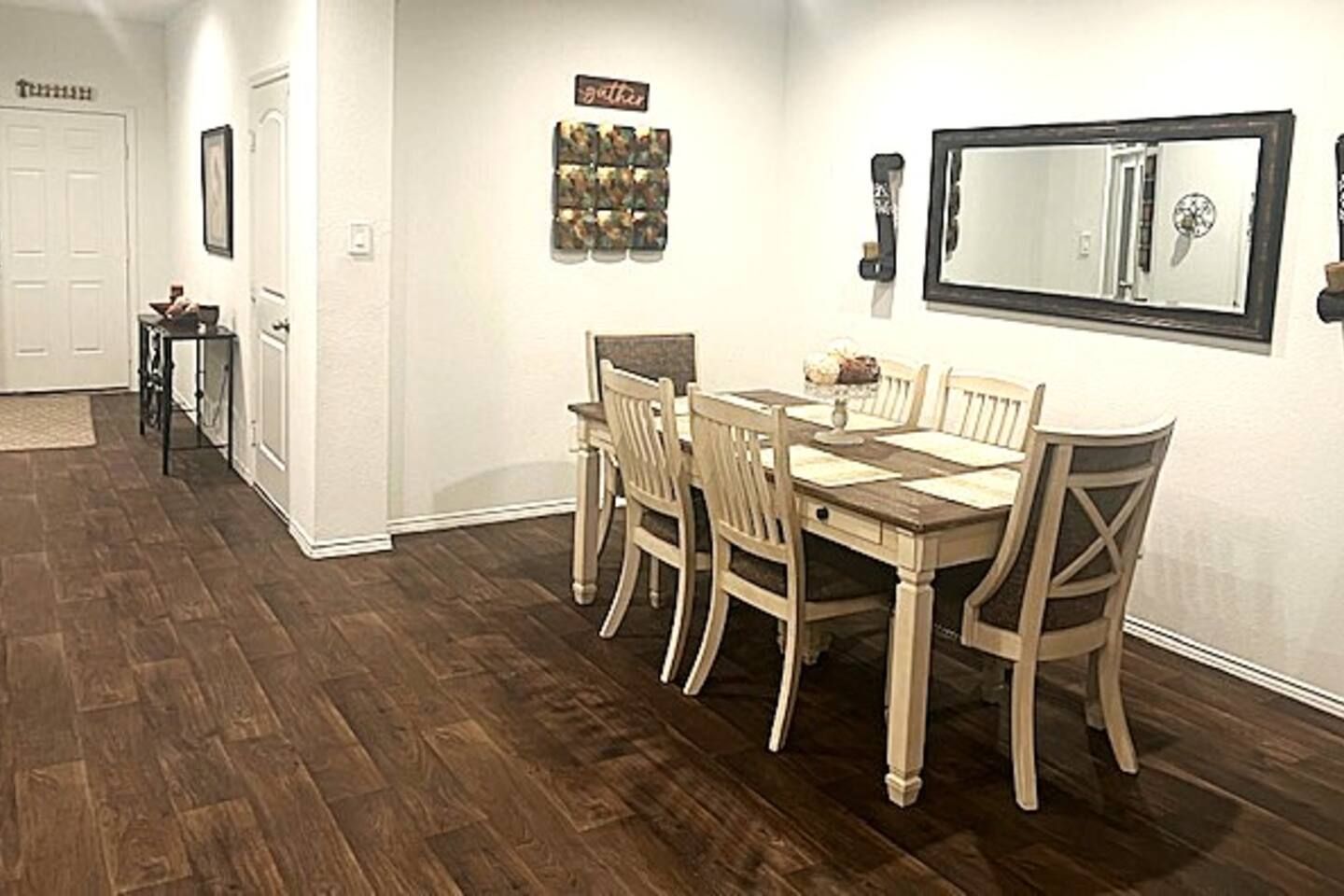 Furnished 4BR Near Hospitals w/ Workspace/Parking