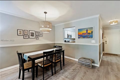 2 bedroom 2 bath 4 min drive to beach