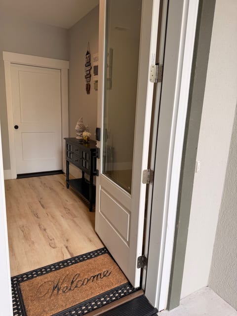 1 bedroom apartment; WALK to BEACH