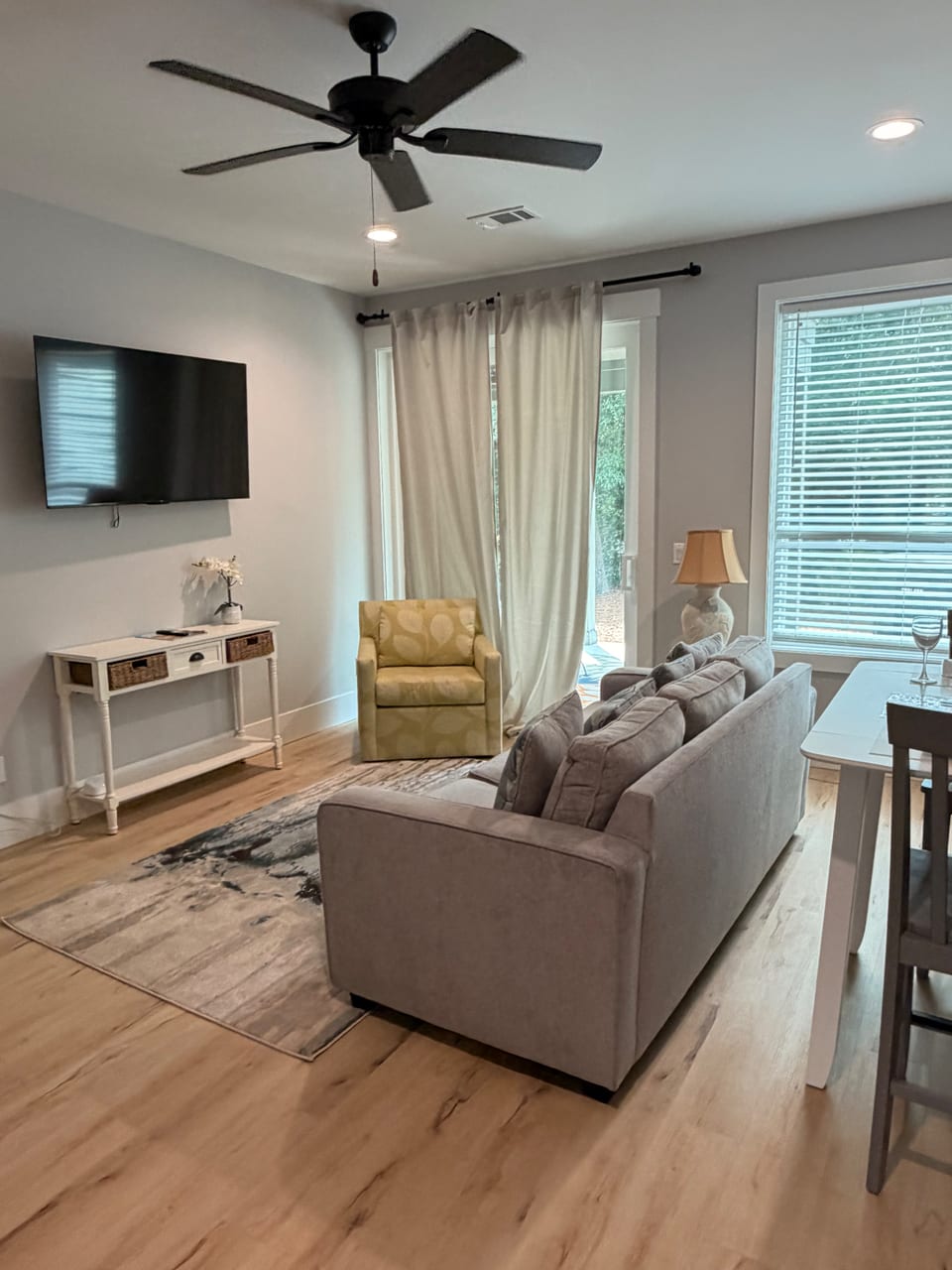 1 bedroom apartment; WALK to BEACH - Hilton Head Island