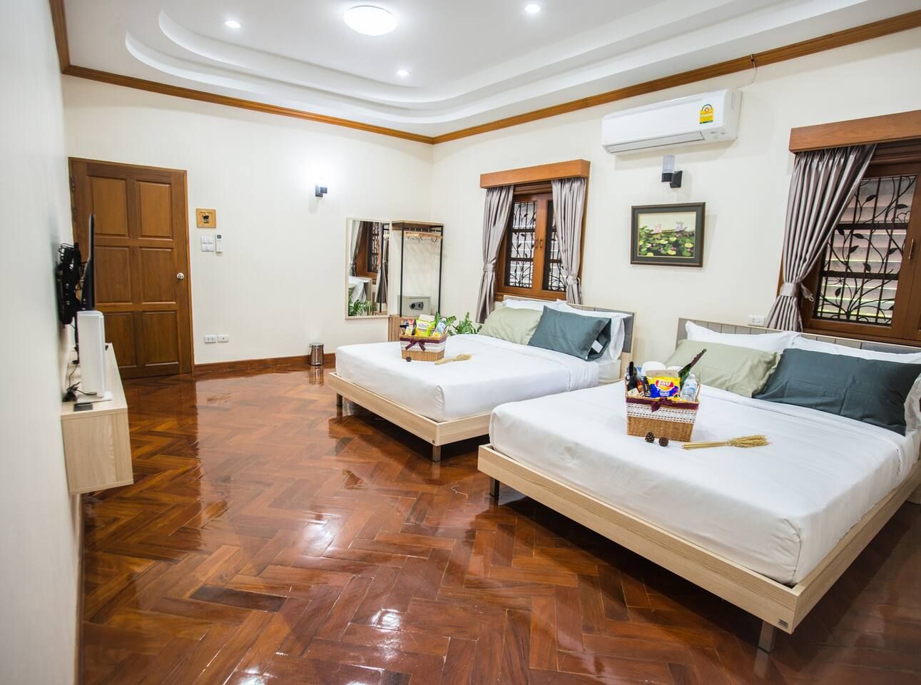 Bed room 1