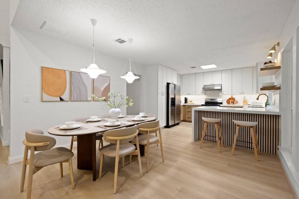 Modern Katy Retreat | Loft Theater | Langzeitaufenthalt - Katy