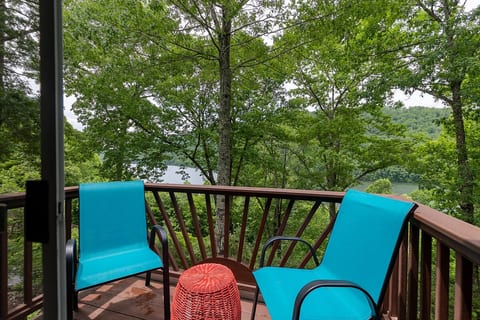 Watauga Lake Views — Hilltop Townhouse, Jet Tub image 5