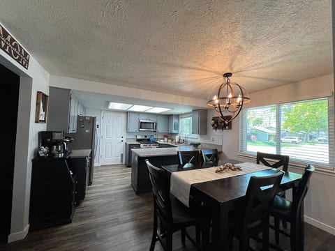 Kitchen/dining area
