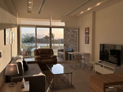 2BR Soma Bay Central Apt Seaviews Terrace Panorama image 2