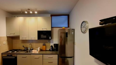 Kitchen & Indoor Dining