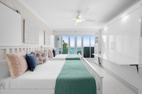 Oceanview Penthouse with Hot Tub