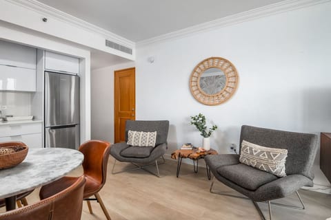 Ocean Waterfront Studio · Pool