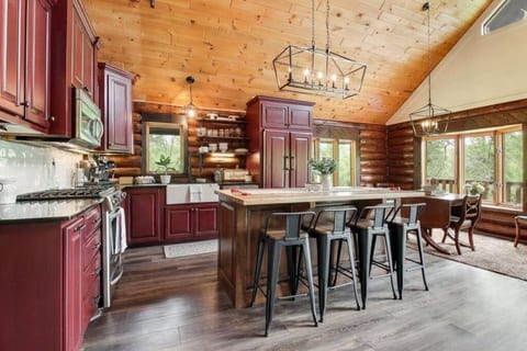 Hayward WI log cabin retreat, ATV, snowmobile, ski