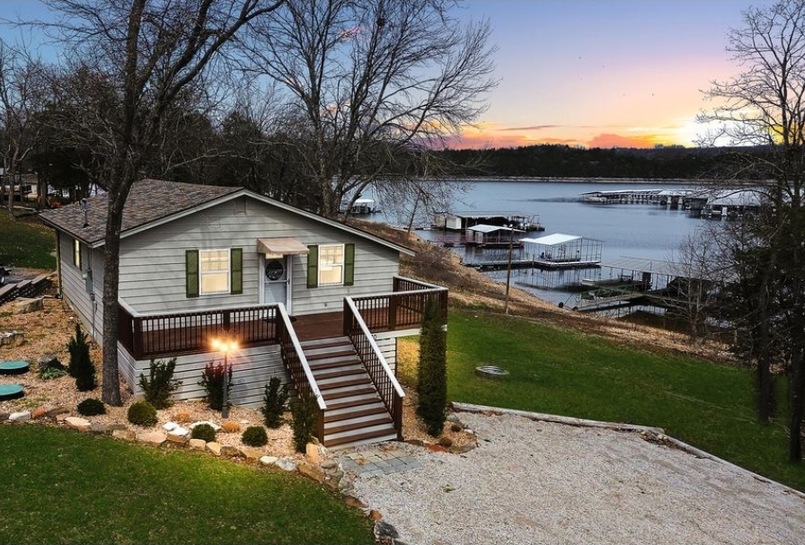 Sunrise Cottage at Hideaway