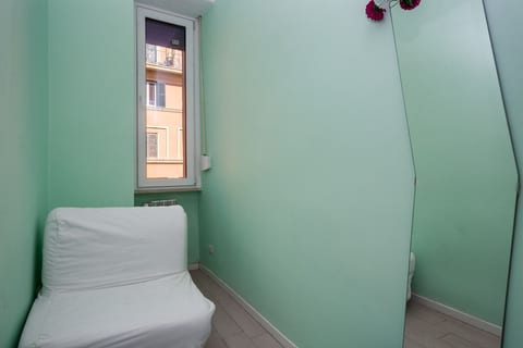 Cozy flat (2 rooms) well connected to city center image 5