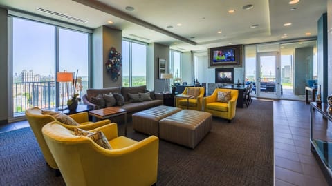 Luxury ALT Skyline 1BR Retreat image 2