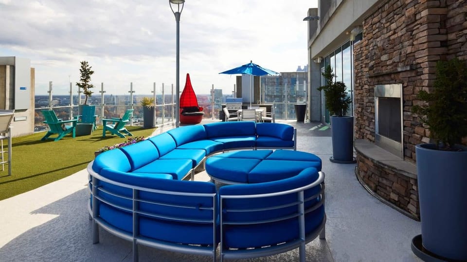 Luxury ALT Skyline 1BR Retreat image 1