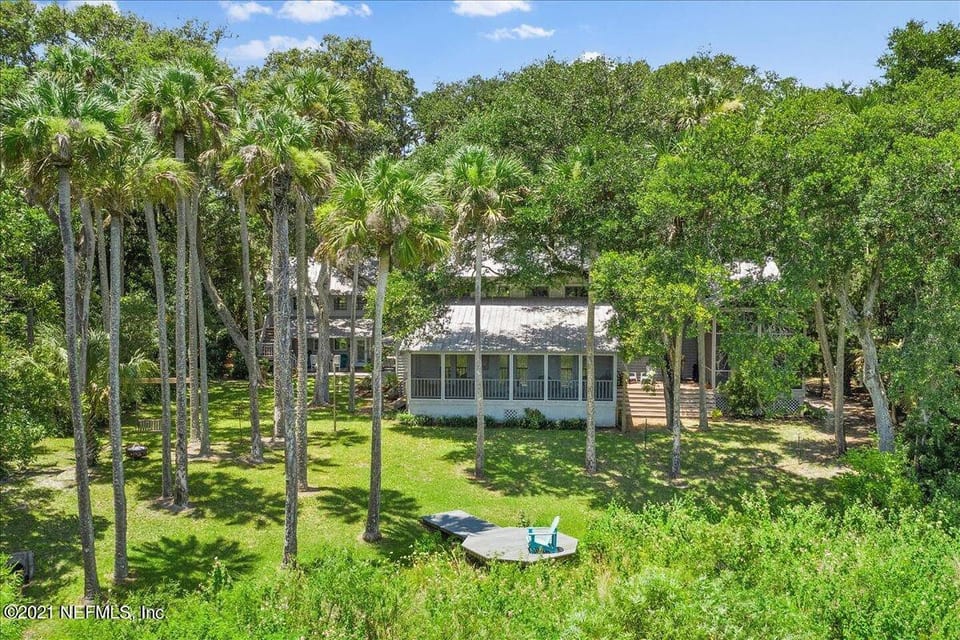 The beautiful Guana preserve! You can hear the ocean in the backdrop! 