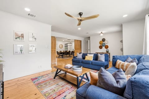 New! Cozy Girls Getaway | Pool + Spa Near Main