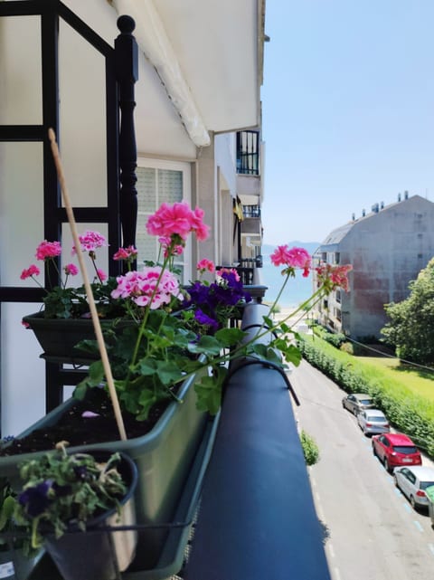 Stylish Beachside Apartment | Ocean Views, 380m from Silgar