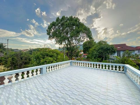 3BR House Near Airport & Old City