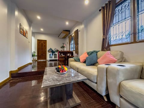 3BR House Near Airport & Old City