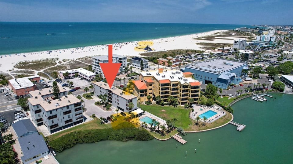 Treasure Island Waterfront Luxury Condo image 5