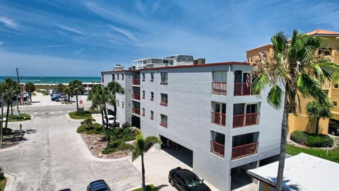 Treasure Island Waterfront Luxury Condo image 4