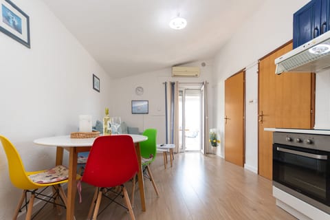 Apartments Slavica near beach - Unit 378820-13