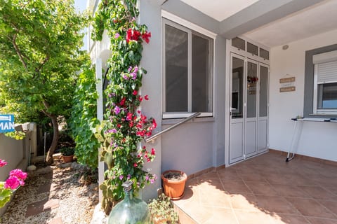 Apartments Slavica near beach - Unit 378821-13