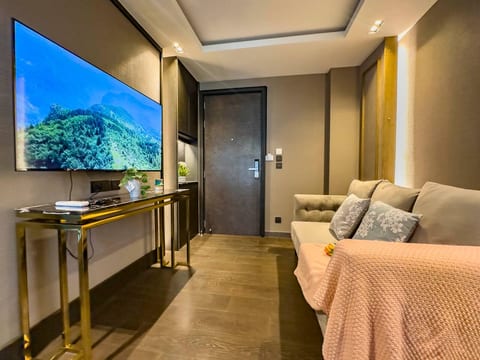 Chic Condo Near Chiang Mai Night Bazaar