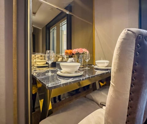Chic Condo Near Chiang Mai Night Bazaar