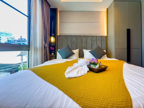 Chic Condo Near Chiang Mai Night Bazaar