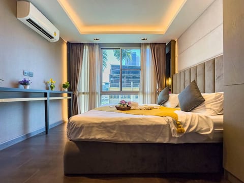 Chic Condo Near Chiang Mai Night Bazaar