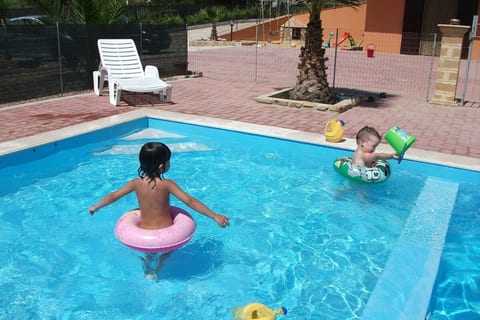 Shallow end of the pool only 60cm deep ideal for babies and toddlers to play in a depth designed just for them, integrated with hydro-massage jets for a spa-like experience while you supervise!!