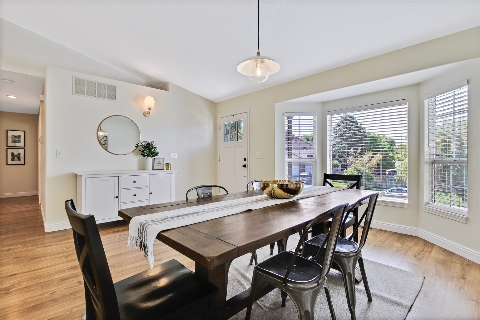 eagle-id-getaway-or-4-bed-3-bath-or-fully-renovated-with-lush-yard/