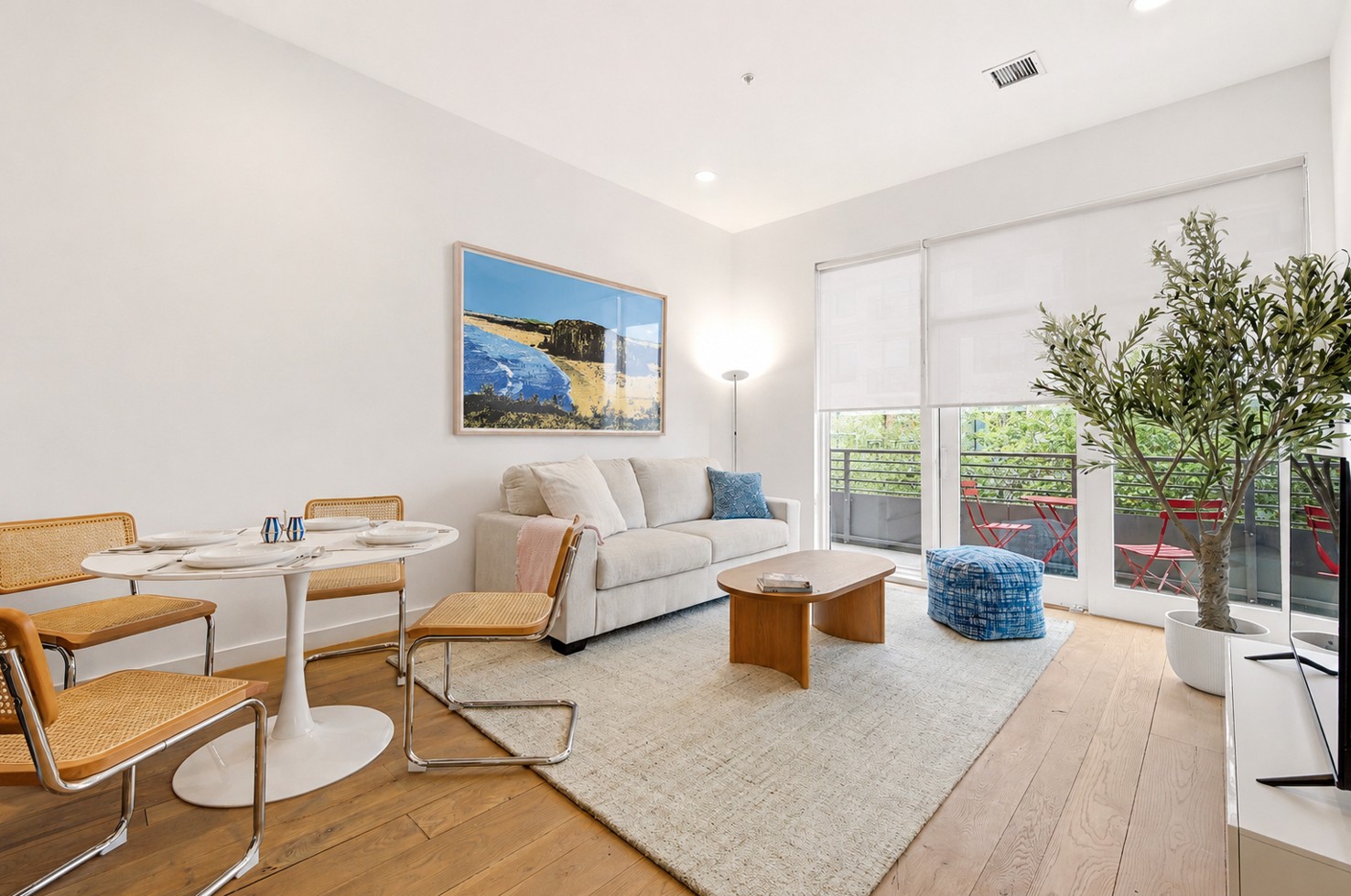 Fabulous Modern 1 BR in Hoboken! Balcony, W/D, AC, Elevator. Minutes to NYC!