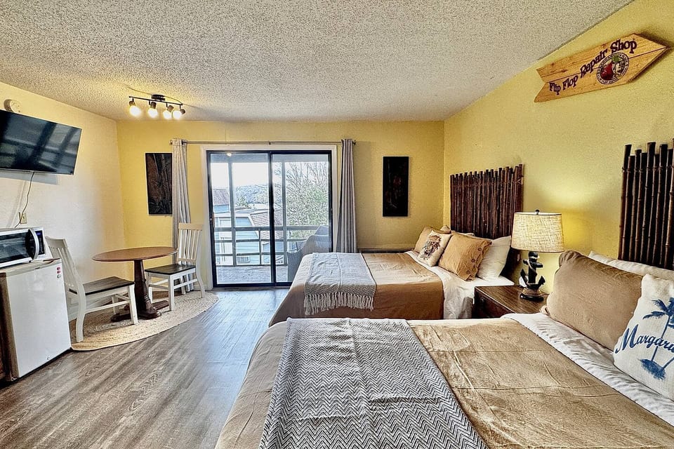 Cozy Room in Margaritaville - Osage Beach