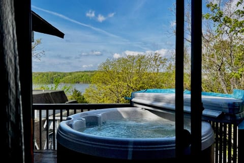 Sunset Suite for Two in Margaritaville+HotTub&View