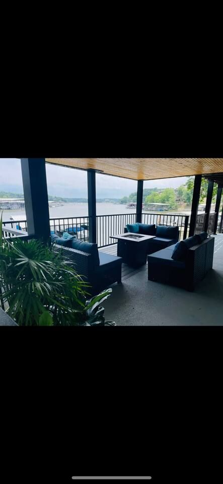Private Patio with a gorgeous Lake View and Firepit @Wetfeetretreats