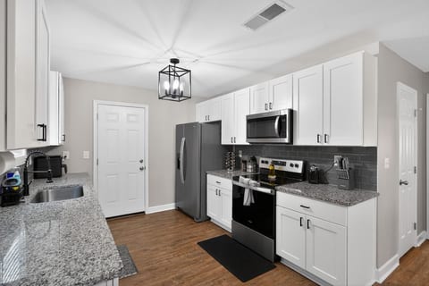 Modern Luxury Stay in Gallatin image 5