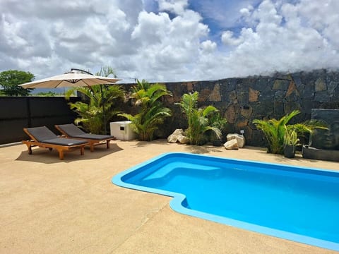 Villa Eva -Elegant 4 Bedroom villa with Pool image 2