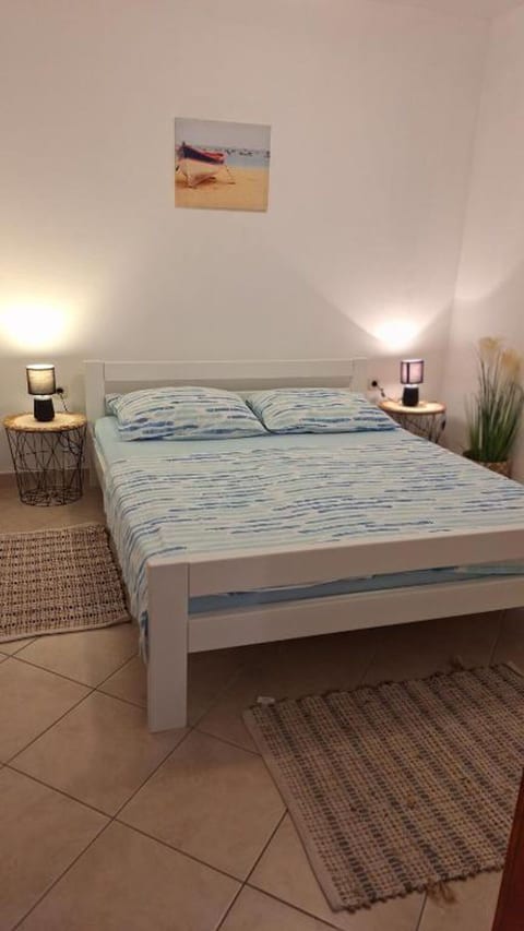 Apartments Laura and Romano with pool - Unit 378696-13