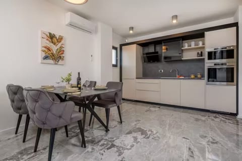 Apartments Penthouse Lux - Unit 378826-13