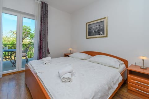 Apartments Mladenka 2 - Unit 378832-13