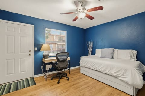 FSU Townhome w/ Deck & Workspace