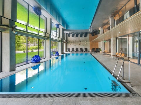 Pool Indoor