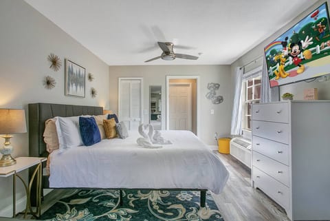 Plush King Bed Studio Retreat | Perfect for Couples & Relaxation