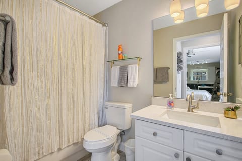 Disney Area Studio | King Bed + Resort Pool