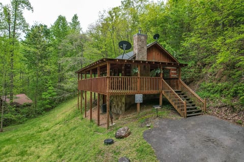 Over the Hills & Far Away Smoky Mtn Cabin