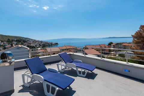 Apartment Rooftop Valerija - Unit 378834-13