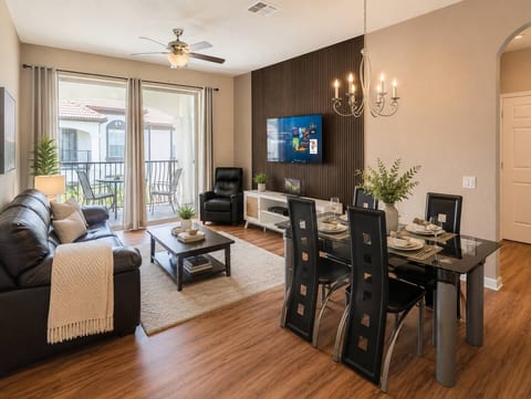 2 Bed lake view by Epic Universe walking distance